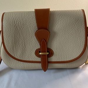 Dooney and Bourke petite crossbody (A7)